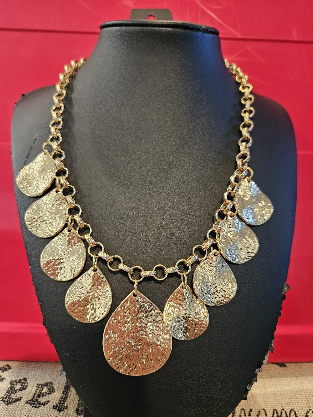 Gold Teardrop Statement Necklace - Elegant Women's Jewelry